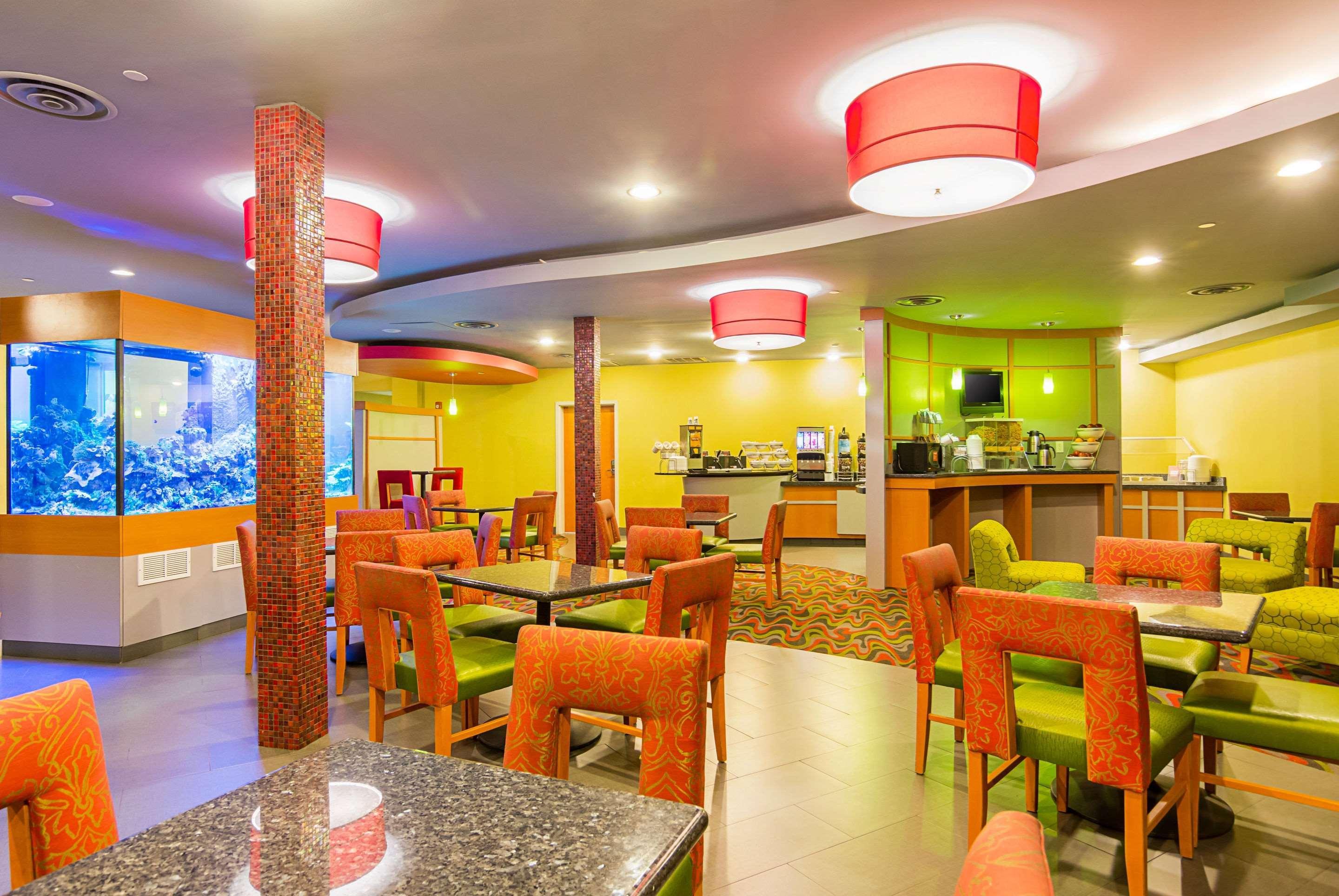 Comfort Suites At Virginia Center Commons Glen Allen Exteriör bild