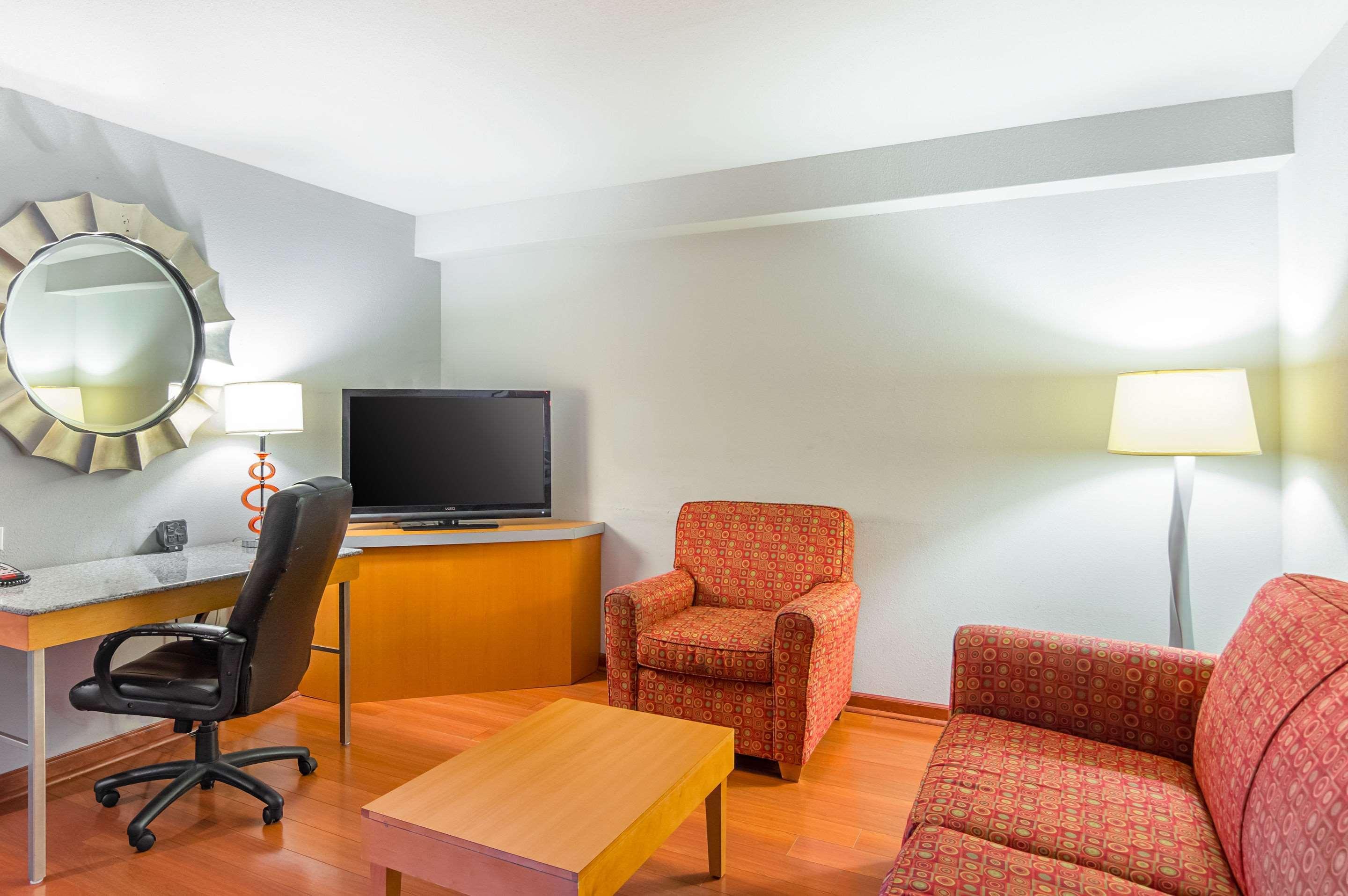 Comfort Suites At Virginia Center Commons Glen Allen Exteriör bild