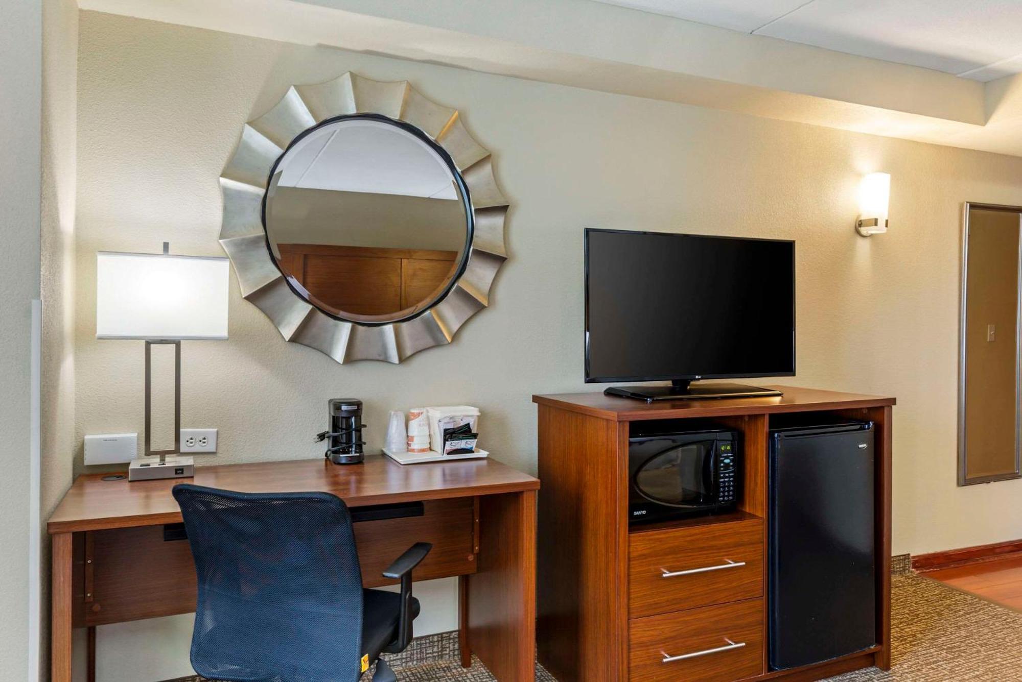 Comfort Suites At Virginia Center Commons Glen Allen Exteriör bild