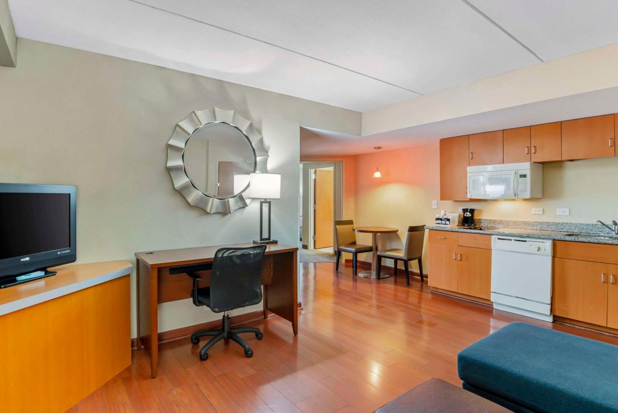 Comfort Suites At Virginia Center Commons Glen Allen Exteriör bild