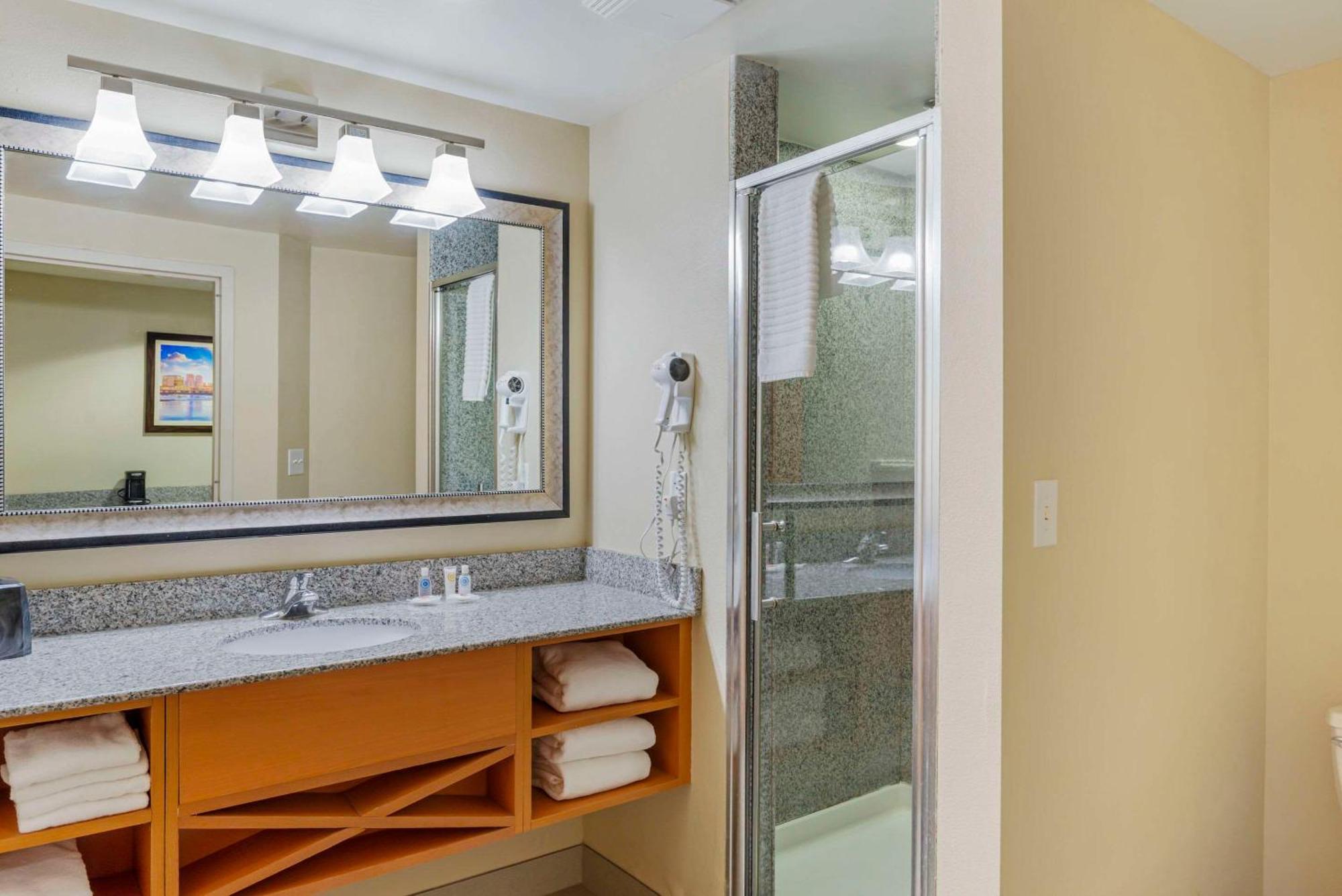 Comfort Suites At Virginia Center Commons Glen Allen Exteriör bild