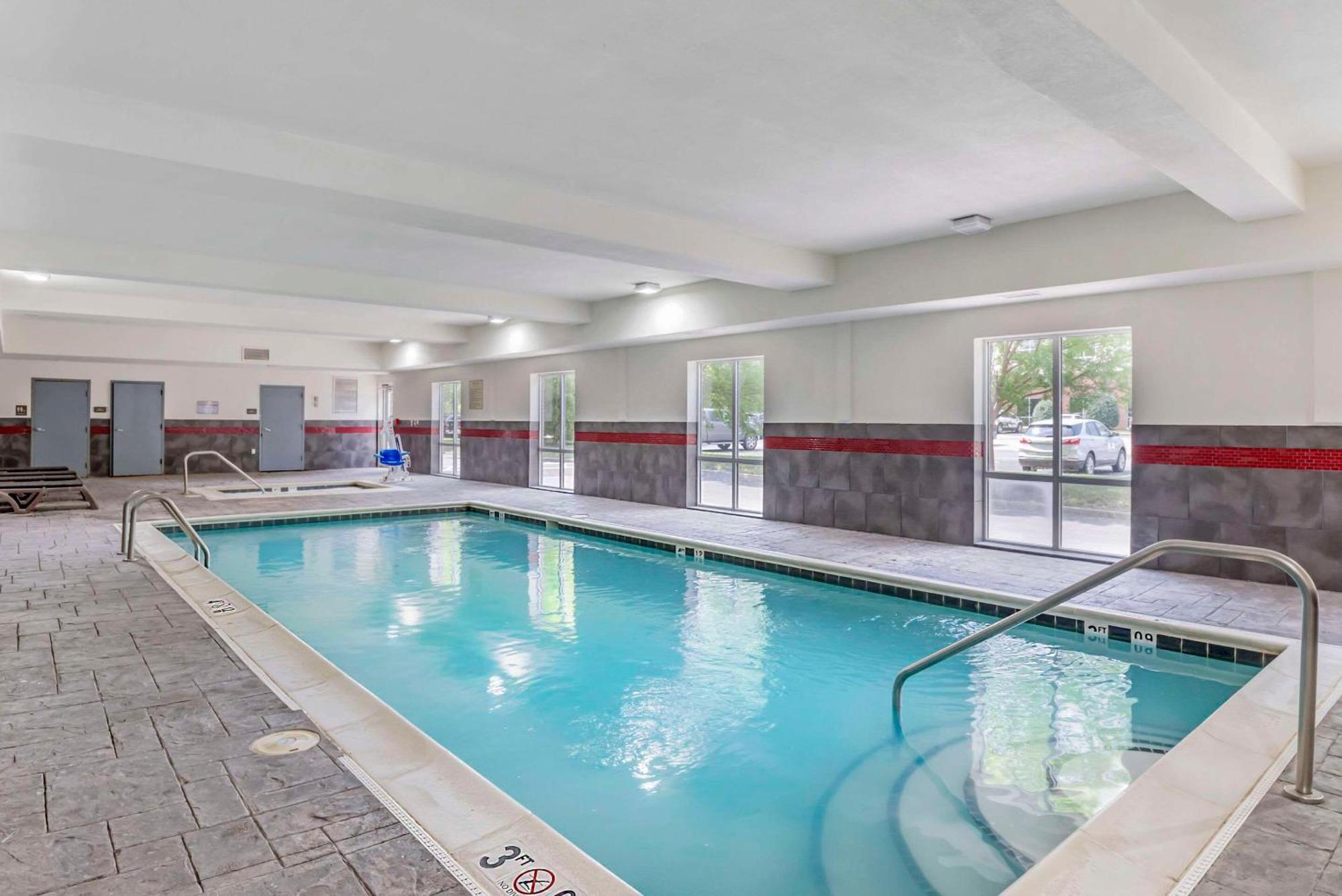 Comfort Suites At Virginia Center Commons Glen Allen Exteriör bild